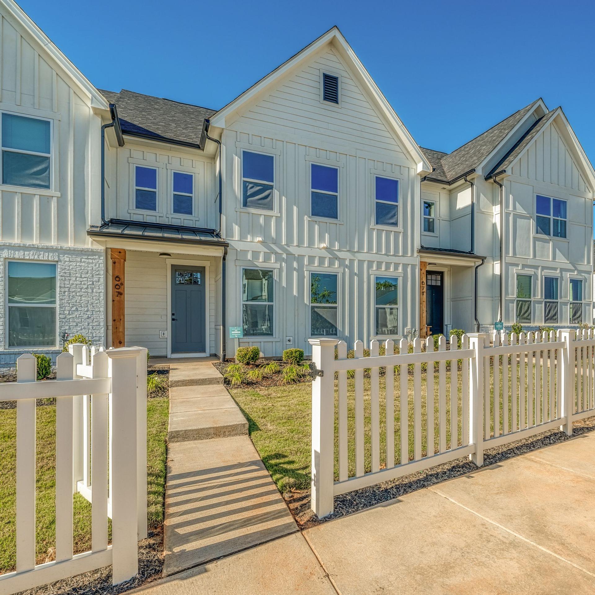 New construction townhomes for rent in Rock Hill SC - Right Time Homes community